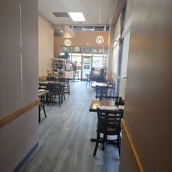 iSushi & Teriyaki - Interior