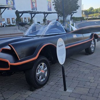 Starlight Cinemas Dos Lagos Stadium 15 - Vintage car in front of the theater - Cinema Near Me - Corona, California Starlight Cinemas Dos Lagos Stadium 15 - Vintage car in front of the theater - Cinema Near Me - Corona, California