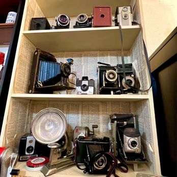 Hwy 99 Antique Mall - You just know I love all these antique cameras!! - Antiques Near Me - Aurora, Oregon
