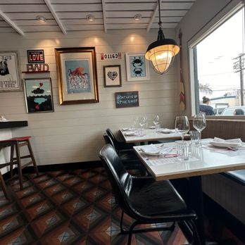 Fishing With Dynamite - Inside dining - Seafood Near Me - Manhattan Beach, California