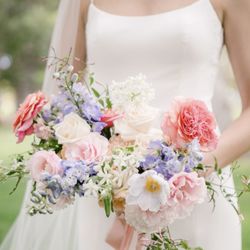 De Colores Photography - Bride with Bouquet