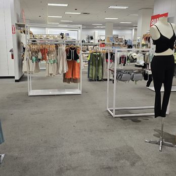 Forever 21 - Nices T-Shirts. - Women's Clothing Near Me - San Bernardino, California Forever 21 - Nices T-Shirts. - Women's Clothing Near Me - San Bernardino, California