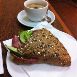 bäckerei bonjour - Salami Brötchen