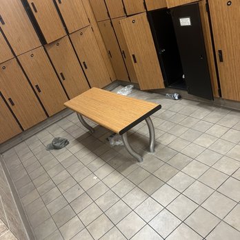 24 Hour Fitness - Gresham - Trash on floor. - Gyms Near Me - Portland, Oregon 24 Hour Fitness - Gresham - Trash on floor. - Gyms Near Me - Portland, Oregon