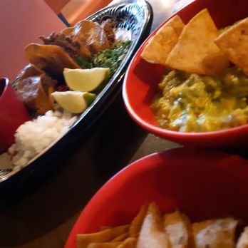 Comal Y Canela - Mexican Near Me - North York, Ontario
