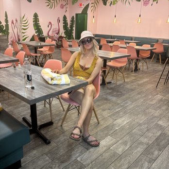 Love Brunch - Dining area - Juice Bars & Smoothies Near Me - Miami Beach, Florida Love Brunch - Dining area - Juice Bars & Smoothies Near Me - Miami Beach, Florida