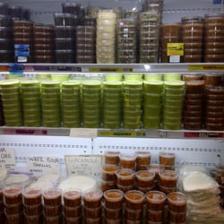 Manotas Organics and Fine Foods