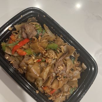 Hug Thai Express - Beef Drunken Noodles - Thai Near Me - La Mesa, California Hug Thai Express - Beef Drunken Noodles - Thai Near Me - La Mesa, California