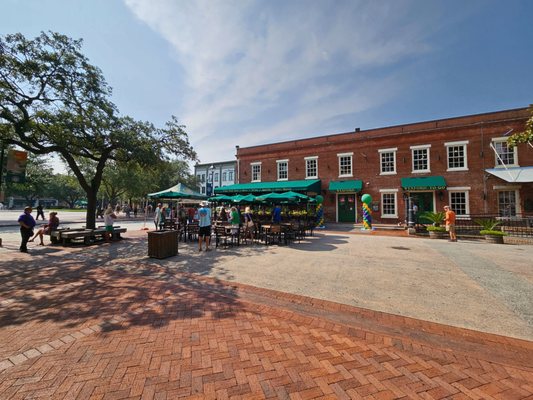 Wexford, Savannah's Irish Pub by null