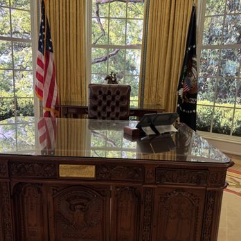 The People’s House - Replica Oval Office - Resolute Desk - Museums Near Me - Washington, DC, District of Columbia The People’s House - Replica Oval Office - Resolute Desk - Museums Near Me - Washington, DC, District of Columbia