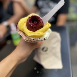 Amorino - The Grand with 6 flavors.