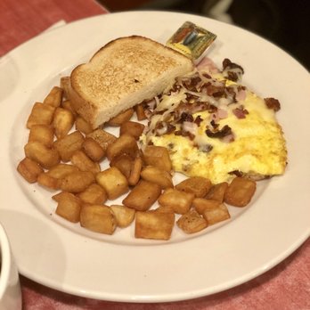 Eggtc. - Omelette bacon, ham and cheese - Breakfast & Brunch Near Me - Kansas City, Missouri