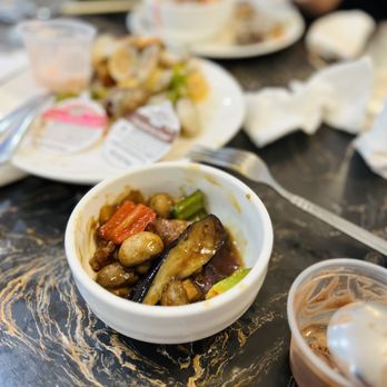 Kumi Buffet - Eggplant tofu garlic sauce stirfry and beef veggie stirfry (lunch) - Buffets Near Me - Happy Valley, Oregon Kumi Buffet - Eggplant tofu garlic sauce stirfry and beef veggie stirfry (lunch) - Buffets Near Me - Happy Valley, Oregon
