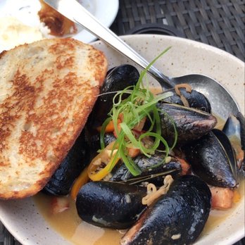 En Rama - Mussels ($14) - Cocktail Bars Near Me - Tacoma, Washington En Rama - Mussels ($14) - Cocktail Bars Near Me - Tacoma, Washington