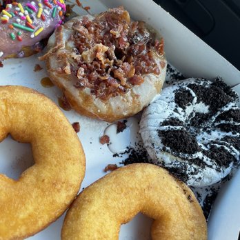 Duck Donuts - Oreo and powdered sugar donut, maple bacon, plain - all incredibly delicious - Donuts Near Me - Jacksonville, Florida