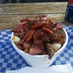 L'Authentique poutine and burger - Meatlovers poutine special