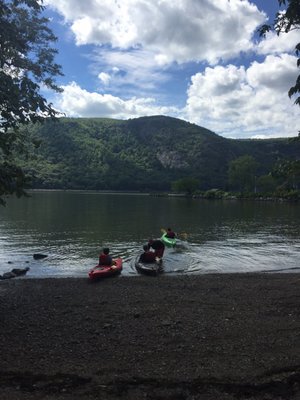Hudson River Expeditions by null