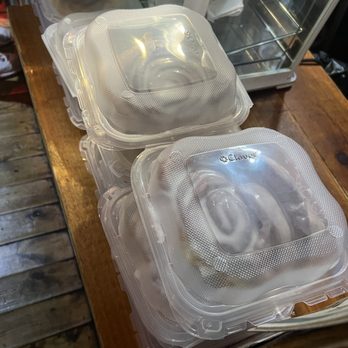 Lamberts Cafe - Giant cinnamon rolls - American Near Me - Sikeston, Missouri