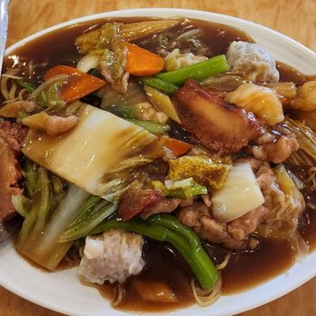 Lobster King - Soft wonton mien - Seafood Near Me - Honolulu, Hawaii