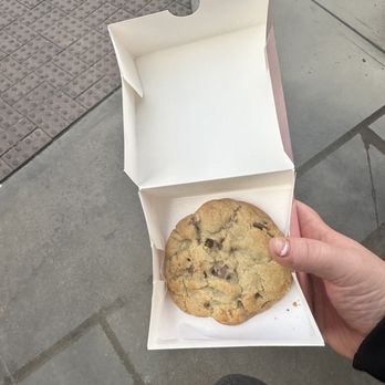 Crumbl - Gilbert - Chocolate chip cookie - Bakeries Near Me - Gilbert, Arizona Crumbl - Gilbert - Chocolate chip cookie - Bakeries Near Me - Gilbert, Arizona