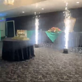 Piña Entertainment DJs Photobooths - Sparklers - DJs Near Me