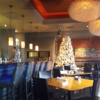 Le Basil - Thai Near Me - Palm Desert, California
