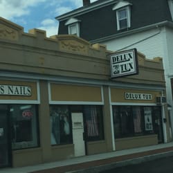Delux Tux of Franklin -- 8 Main Street / Route 140, Franklin Storefront
