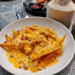 棠記士多 - Cheese bacon fries