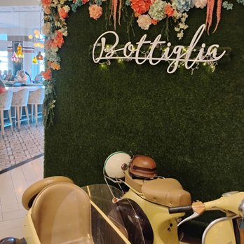 Bottiglia - Front area - Italian Near Me - Henderson, Nevada
