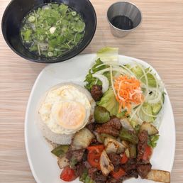 Shaking Beef with Rice and Soup Shaking Beef with Rice and Soup
