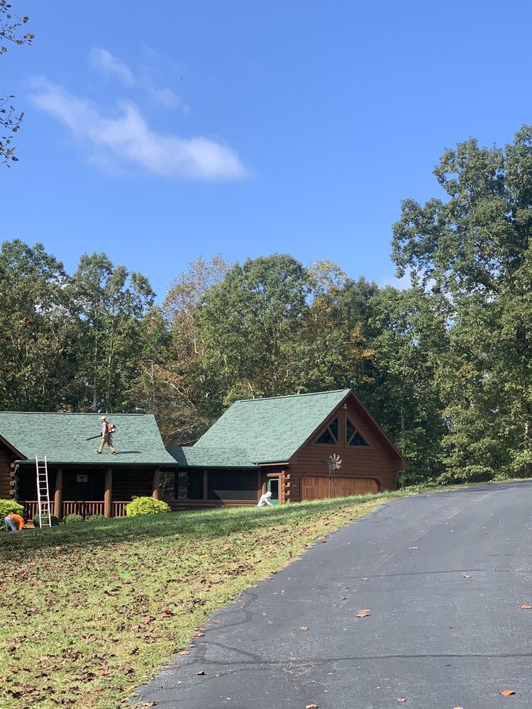 Slide of Diaz Roofing