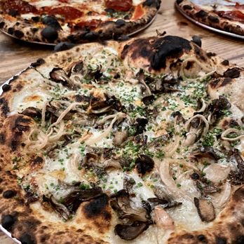 Roberta's - Shroomsday Device ($21) - Pizza Near Me - Culver City, California