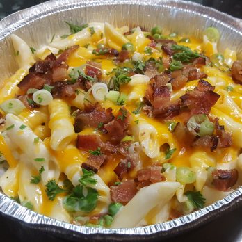 Mary Dowling's - Mac & Cheese - unfortunately not as good as it looks . . . you've been warned! - Irish Pub Near Me - Islip, New York