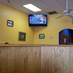Papa's Pizza To Go - They have 2 TV's and cubicle sectioned seating.