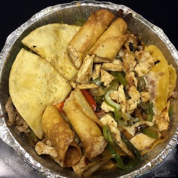 Querétaro - Carryout: Sampler (chicken flautas, chicken fajita nachos, beef quesadilla) - Mexican Near Me - Gambrills, Maryland Querétaro - Carryout: Sampler (chicken flautas, chicken fajita nachos, beef quesadilla) - Mexican Near Me - Gambrills, Maryland
