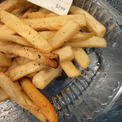 Royal Deli & Juice Bar - Cold flavorless fries with only pepper..?