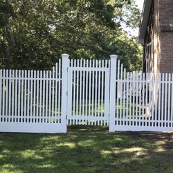 East Hampton Masonry - The perfect fence and gate.