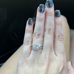 Jared Galleria of Jewelry - Engagement Ring and Wedding Band after being cleaned at Jared