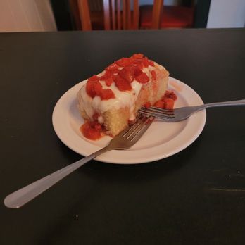 Vegelicious - Strawberry cake - Vegan Near Me - Nashville, Tennessee Vegelicious - Strawberry cake - Vegan Near Me - Nashville, Tennessee
