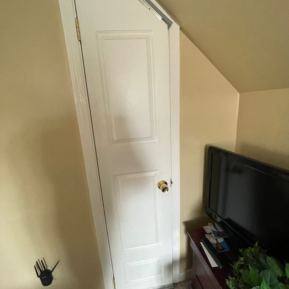 Vayeyo Installation - Closet door - Handyman Near Me Vayeyo Installation - Closet door - Handyman Near Me