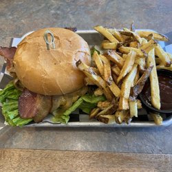 The Restaurant at Gold Mountain - Gold Mountain Burger