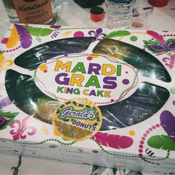 Gerald's Donuts & Burgers - King Cake - Donuts Near Me - Arabi, Louisiana