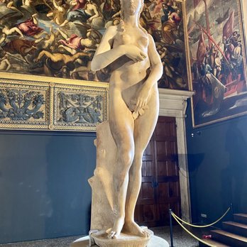 Palazzo Ducale - A female statue in Sala dello Scrutinio (Hall of the Ballots) - Palazzo Ducale - Museums Near Me - Venezia, VE Palazzo Ducale - A female statue in Sala dello Scrutinio (Hall of the Ballots) - Palazzo Ducale - Museums Near Me - Venezia, VE
