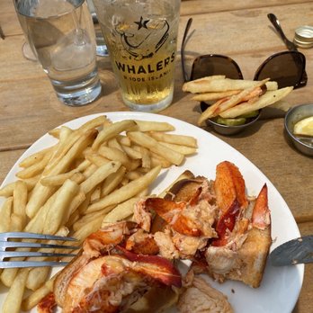 Breakwater - Hot Buttered Lobster Roll - American Near Me - Stonington, Connecticut