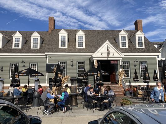 Revere's Wells Street Tavern by null