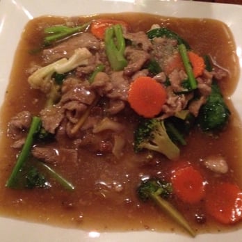 Thai City - Fried rice noodles with pork - Thai Near Me - Carlton, VIC