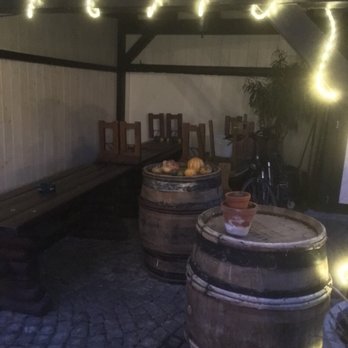 Weinstube Walderdorffer Hof - ... im Sommer .... sicherlich auch toll ... - Wine Bars Near Me - Bensheim, HE