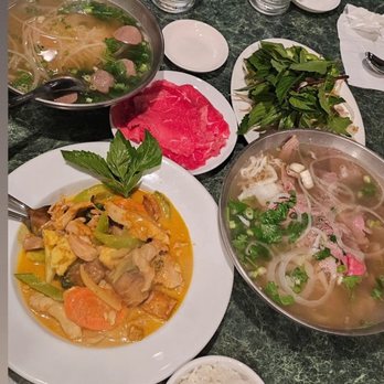 Hale Vietnam - A table of unpleasant. - Vietnamese Near Me - Honolulu, Hawaii