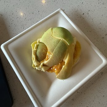 Matari Coffee - mango dessert - Coffee & Tea Near Me - Lombard, Illinois