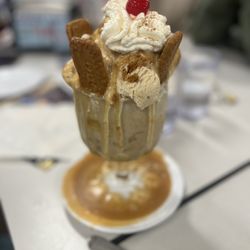 Leatherby's Family Creamery - Biscoff sundae